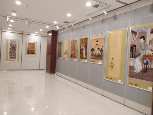 墨香滿溢騰盈軒 市圖書館中國歷代經(jīng)典讀書圖解讀展啟幕